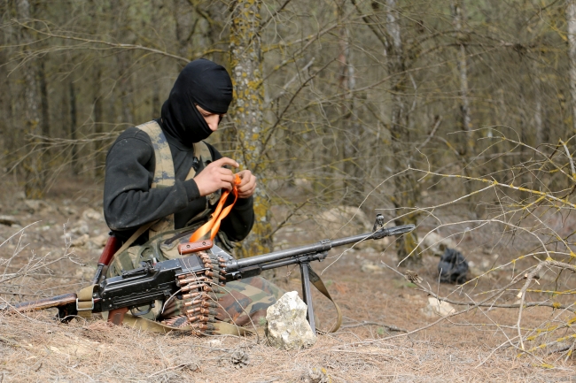 Afrin'e ilerlemeye çalışan terörist gruplar topçu ateşi üzerine geri çekildi